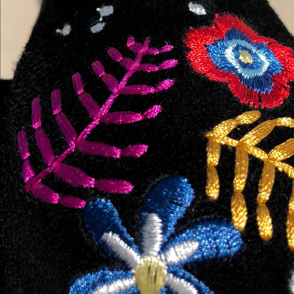 Embroidered Heels - Picture 3 of 5